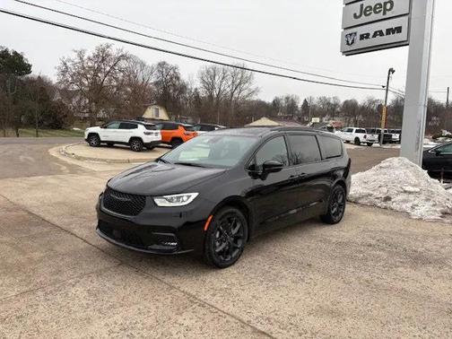 2026 Chrysler Pacifica L