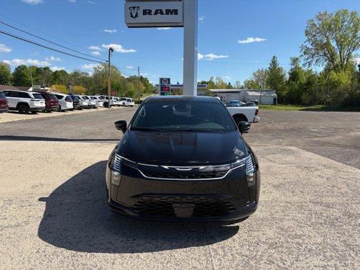 Diamond Black Crystal Pearlcoat 2027 Chrysler Pacifica L
