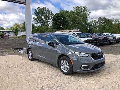 2025 Chrysler Pacifica L