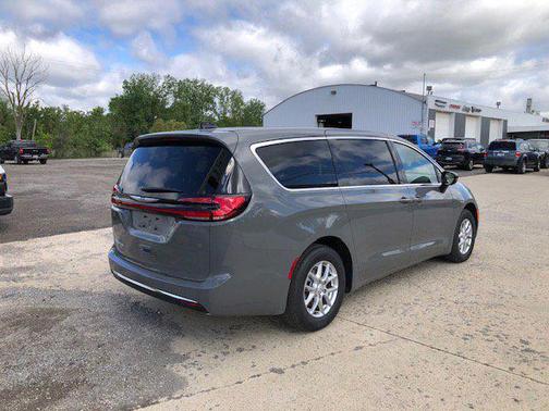 2025 Chrysler Pacifica L