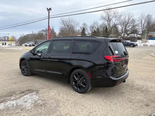 2026 Chrysler Pacifica Limited