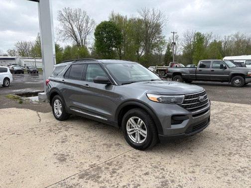 Carbonized Gray Metallic 2022 Ford Explorer XLT
