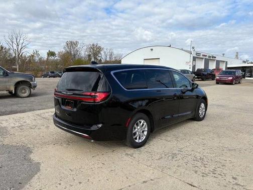 2026 Chrysler Pacifica L