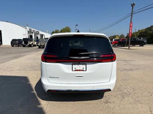 2026 Chrysler Pacifica L