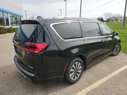 2021 Chrysler Pacifica Hybrid Touring L