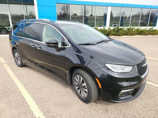 2021 Chrysler Pacifica Hybrid Touring L