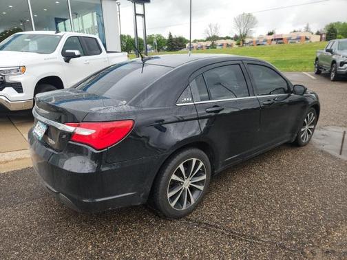 2012 Chrysler 200 S
