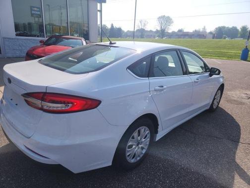 2019 Ford Fusion S
