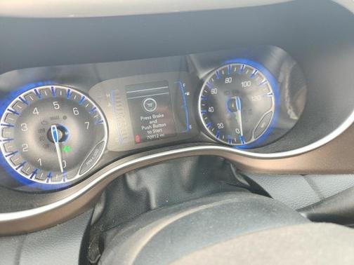 2022 Chrysler Voyager LX