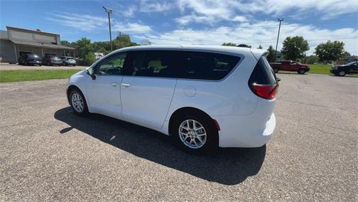 2023 Chrysler Voyager LX