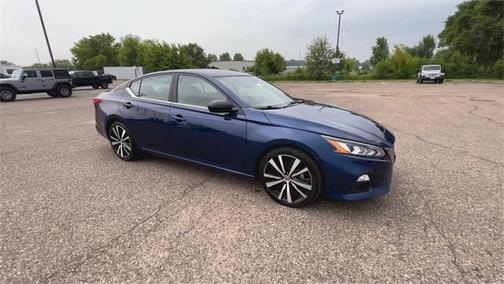 2022 Nissan Altima SR FWD