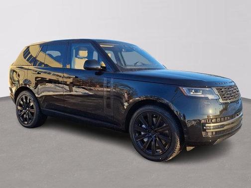2026 Land Rover Range Rover P550e SE