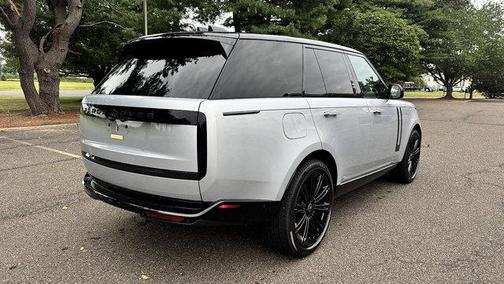 2025 Land Rover Range Rover P400 SE