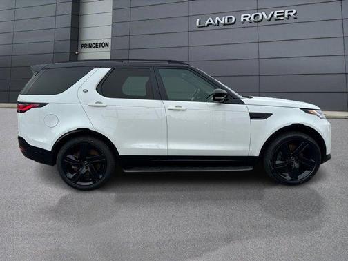 2025 Land Rover Discovery P360 Dynamic SE