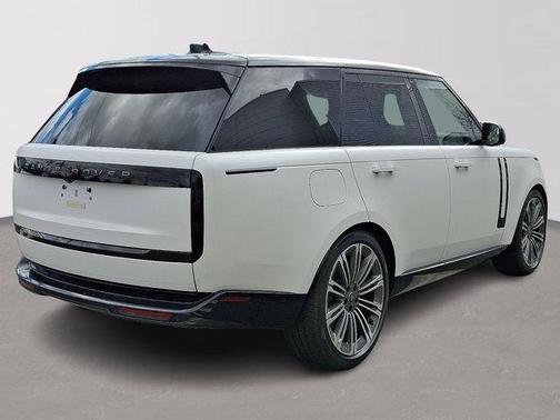 2025 Land Rover Range Rover P530 SE