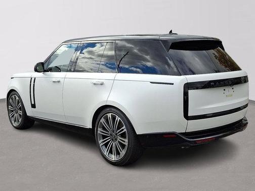 2025 Land Rover Range Rover P530 SE