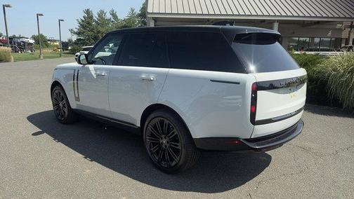 2025 Land Rover Range Rover P400 SE