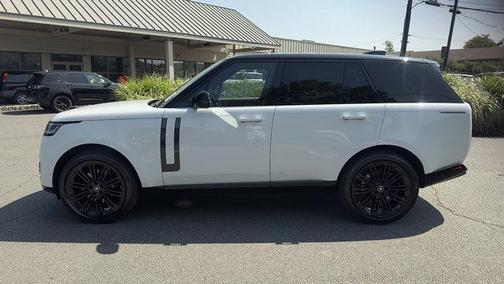 2025 Land Rover Range Rover P400 SE