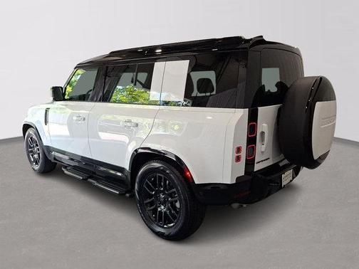 Fuji White 2026 Land Rover Defender 110 X-Dynamic SE