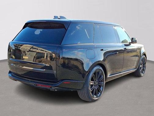 2026 Land Rover Range Rover P530 SE 7 Seat