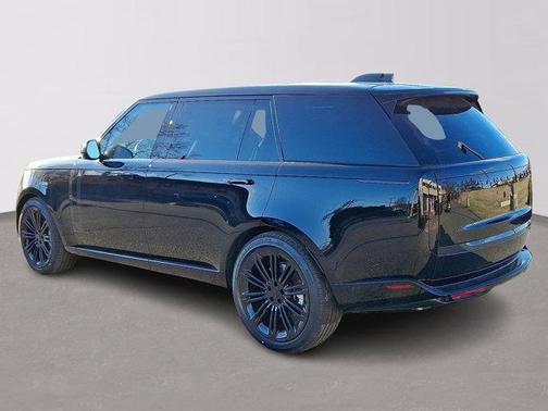 2026 Land Rover Range Rover P530 SE 7 Seat