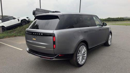 2025 Land Rover Range Rover P400 SE 7 Seat