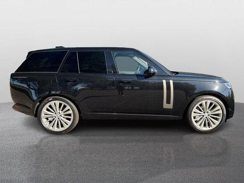 2025 Land Rover Range Rover P530 SE