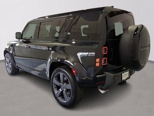2023 Land Rover Defender 110 V8