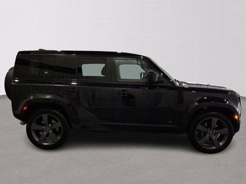 2023 Land Rover Defender 110 V8
