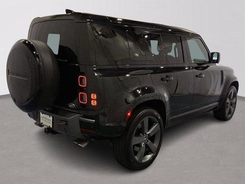 2023 Land Rover Defender 110 V8