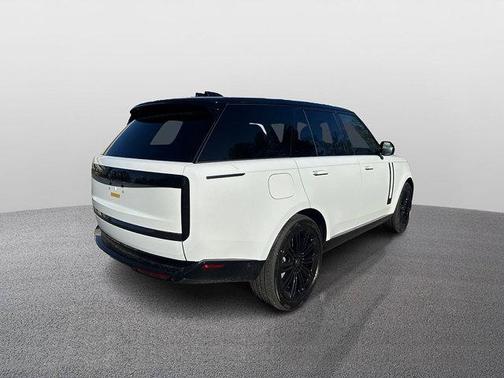 2025 Land Rover Range Rover P530 SE