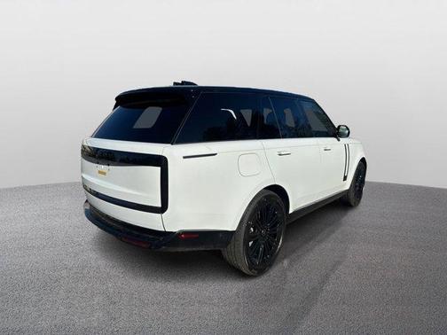 2025 Land Rover Range Rover P530 SE