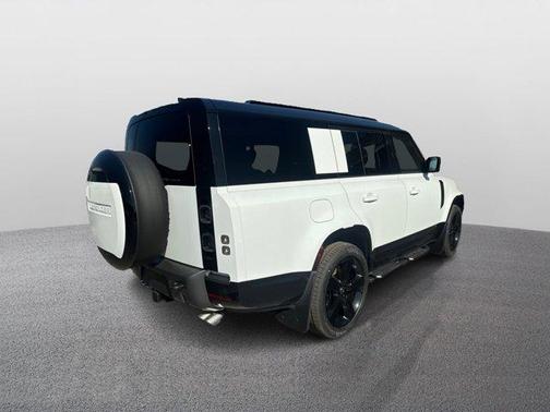 2025 Land Rover Defender P500 V8
