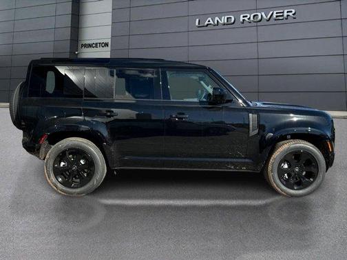 2025 Land Rover Defender P400 X-Dynamic SE