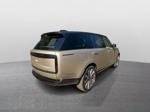 2025 Land Rover Range Rover P530 SE 7 Seat