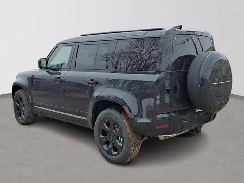 2026 Land Rover Defender 110 X-Dynamic SE