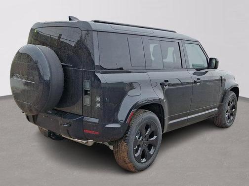 2026 Land Rover Defender 110 X-Dynamic SE