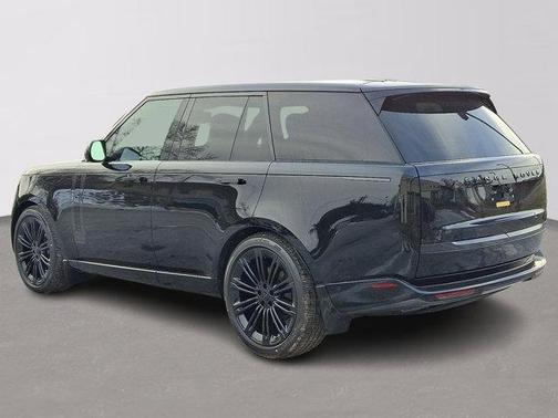 2026 Land Rover Range Rover SE