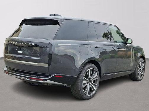2025 Land Rover Range Rover P530 SE