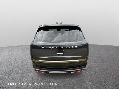 2025 Land Rover Range Rover P530 SE