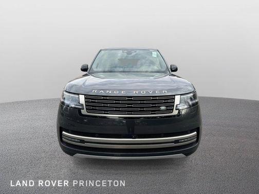 2025 Land Rover Range Rover P530 SE