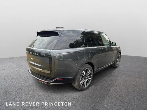 2025 Land Rover Range Rover P530 SE