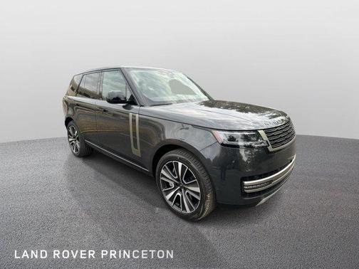 2025 Land Rover Range Rover P530 SE