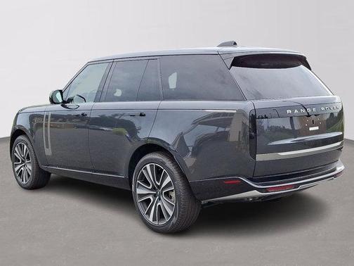 2025 Land Rover Range Rover P530 SE