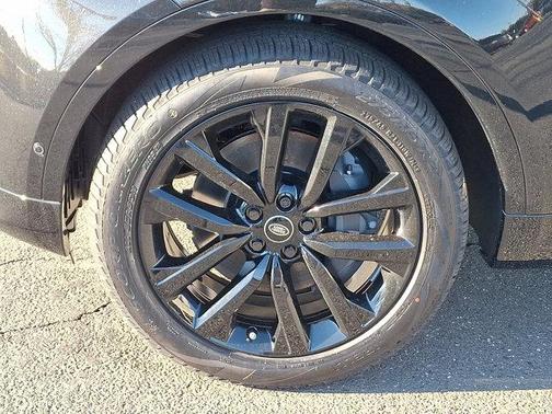 2026 Land Rover Discovery Tempest Edition