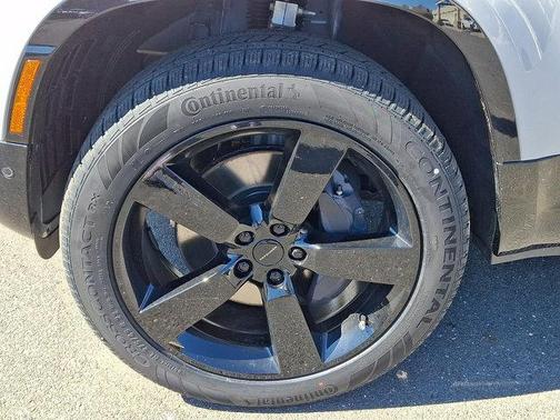 2026 Land Rover Defender 110 X-Dynamic SE