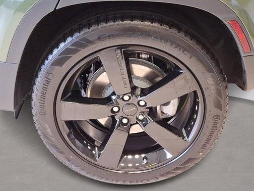 2026 Land Rover Defender S