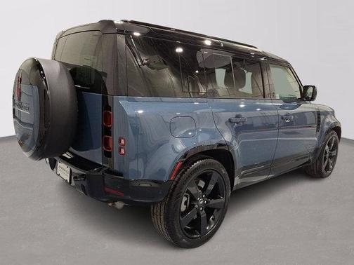 2025 Land Rover Defender P400 X-Dynamic SE