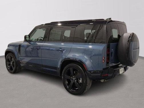 2025 Land Rover Defender P400 X-Dynamic SE