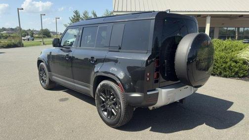 2025 Land Rover Defender P300